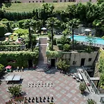 International Au Historic Lakeside Otel 3*