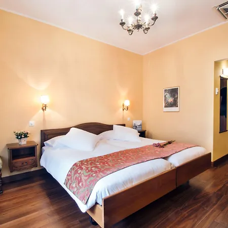 International Au Historic Lakeside Hotel Lugano