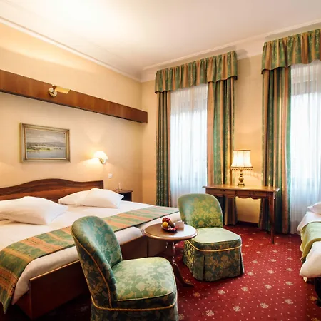 Otel International Au Historic Lakeside Lugano