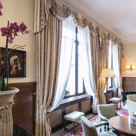 International Au Historic Lakeside Hotel Lugano