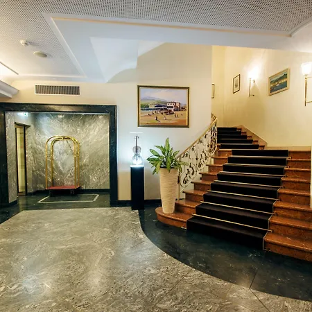 International Au Historic Lakeside 3*