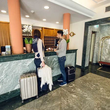 International Au Historic Lakeside 3* לוגאנו