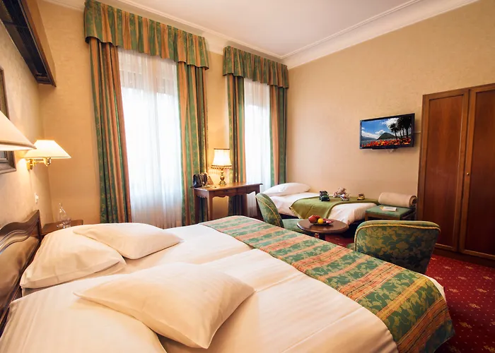 International Au Historic Lakeside Lugano