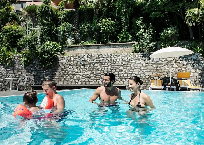 International Au Historic Lakeside