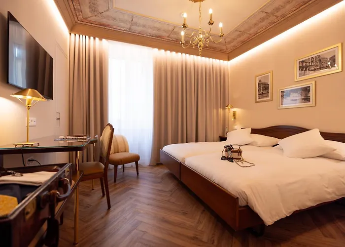 International Au Historic Lakeside Lugano