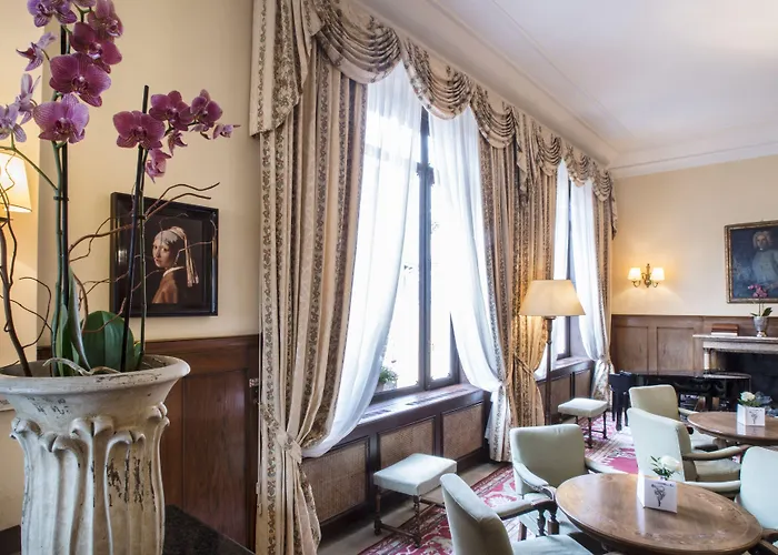 International Au Historic Lakeside Hotel Lugano