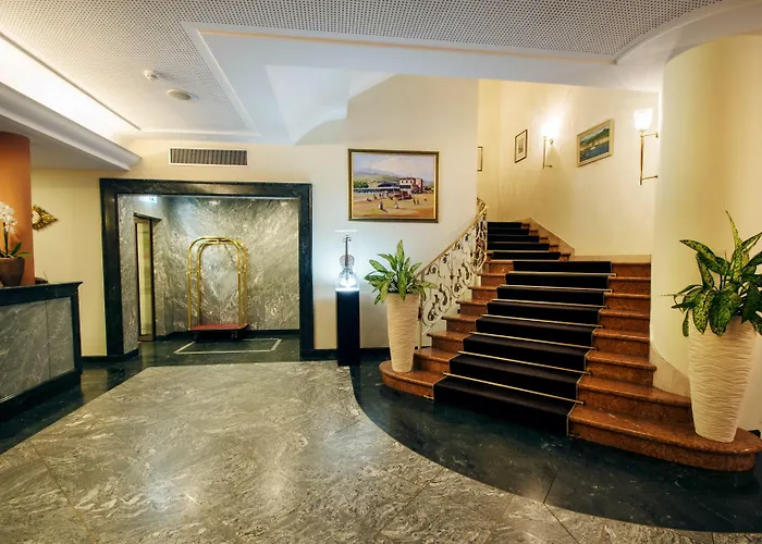 International Au Historic Lakeside 3*