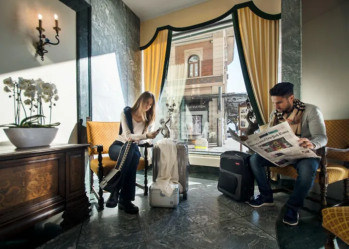 International Au Historic Lakeside