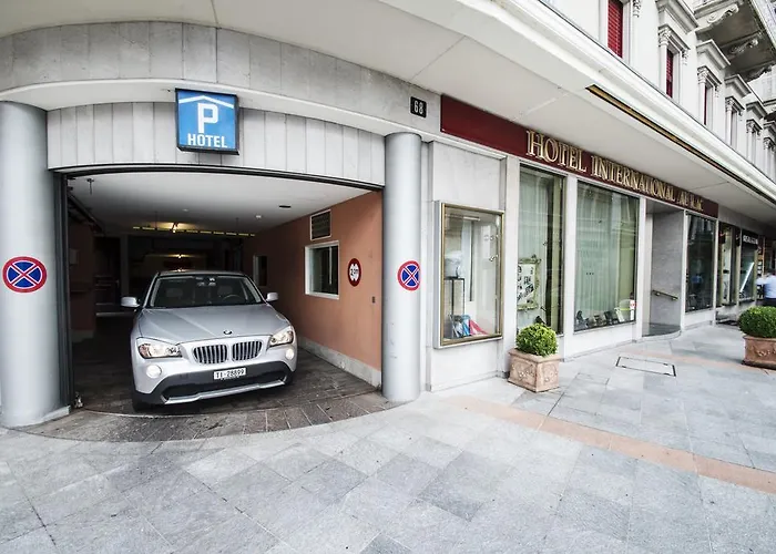 International Au Historic Lakeside Otel