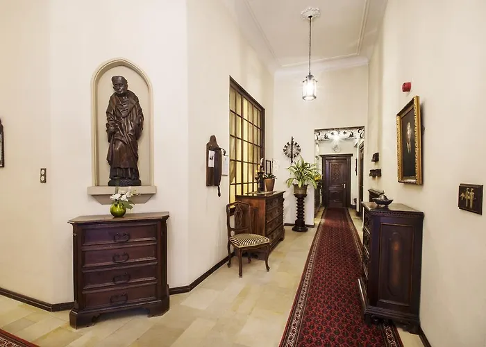 International Au Historic Lakeside