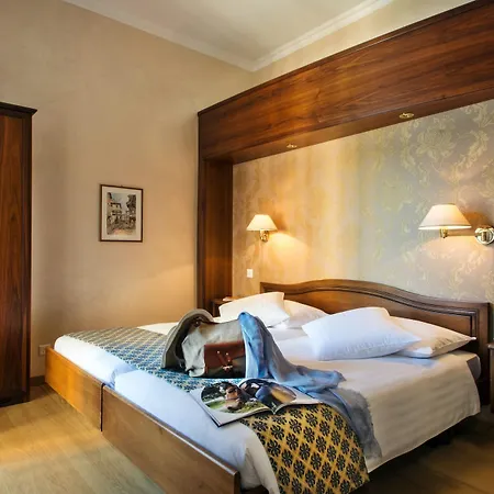 Hotel International Au Historic Lakeside 3*