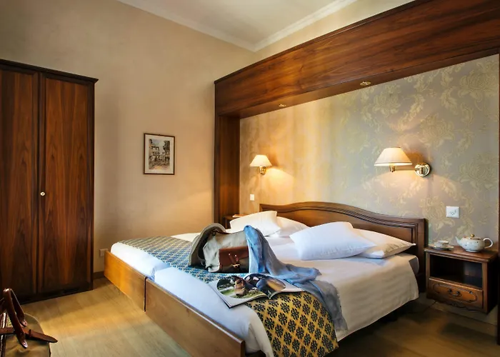 International Au Historic Lakeside