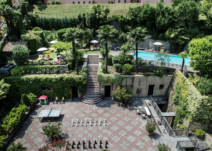 International Au Historic Lakeside Szálloda 3*