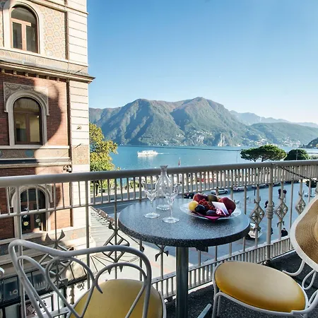 International Au Historic Lakeside Hotel 3*