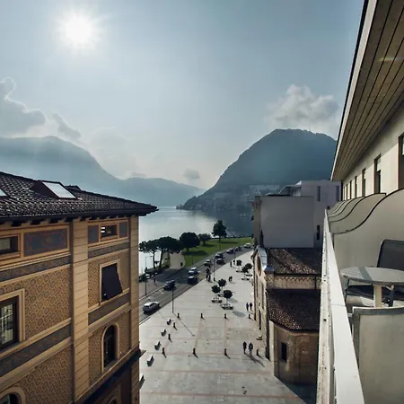 International Au Historic Lakeside Hotel 3*
